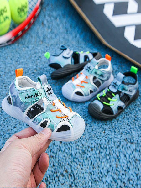 Novi model dječjih sandala sa vezicama i čičkom