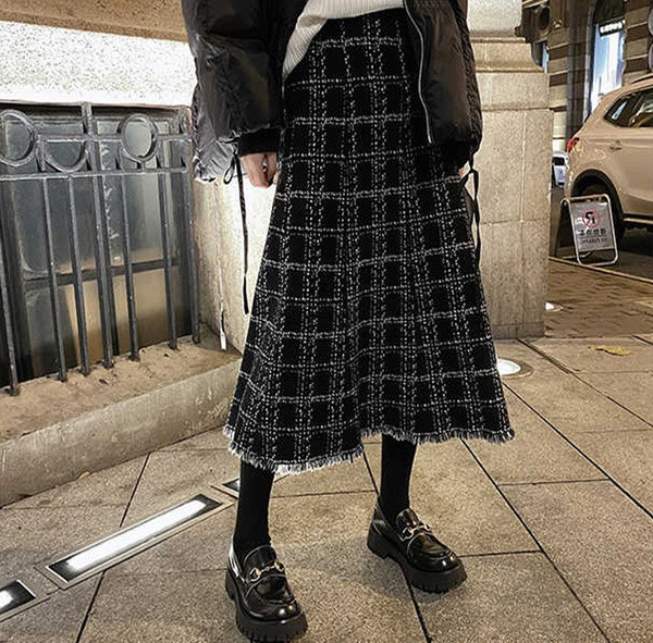 Moteriško languoto sijono kirpimo modelis nėščiosioms