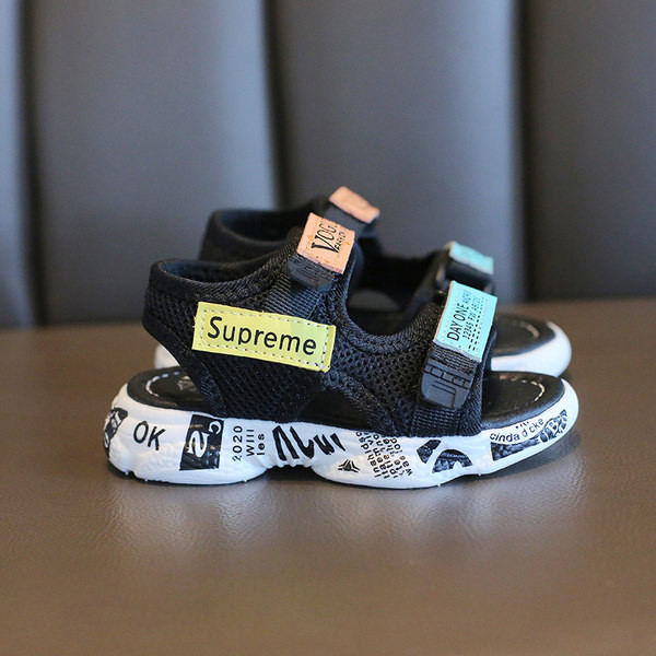 Dječje sandale od eko kože sa zakrpama i ravnim đonom