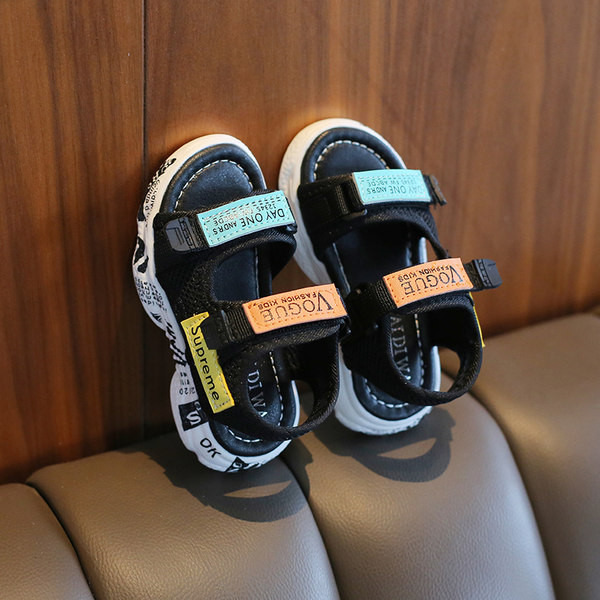 Dječje sandale od eko kože sa zakrpama i ravnim đonom