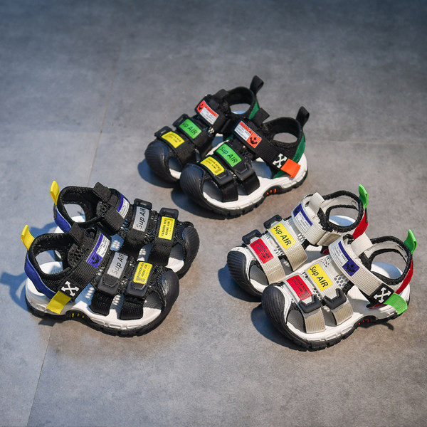 Sportinės ir laisvalaikio basutės berniukams su lipdukais