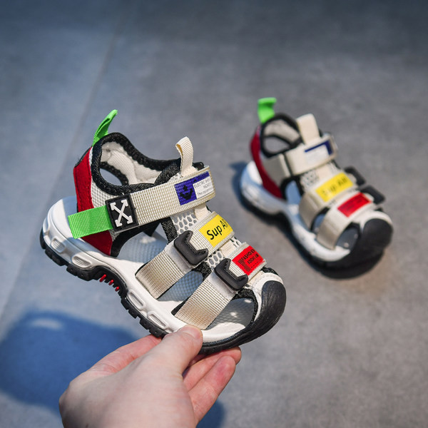 Sportinės ir laisvalaikio basutės berniukams su lipdukais