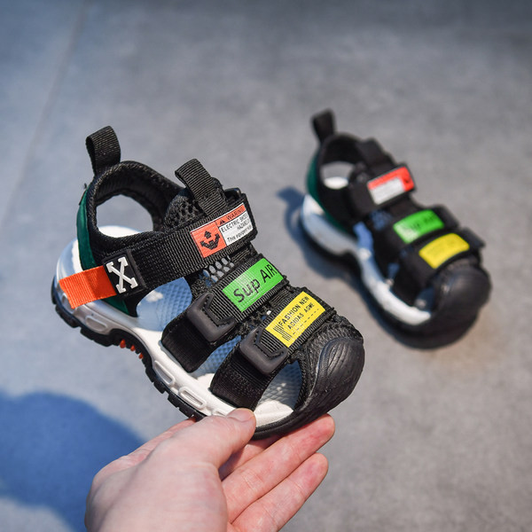 Sportinės ir laisvalaikio basutės berniukams su lipdukais