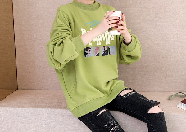 Γυναικεία μπλούζα με απλικέ και οβάλ ντεκολτέ για έγκυες γυναίκες