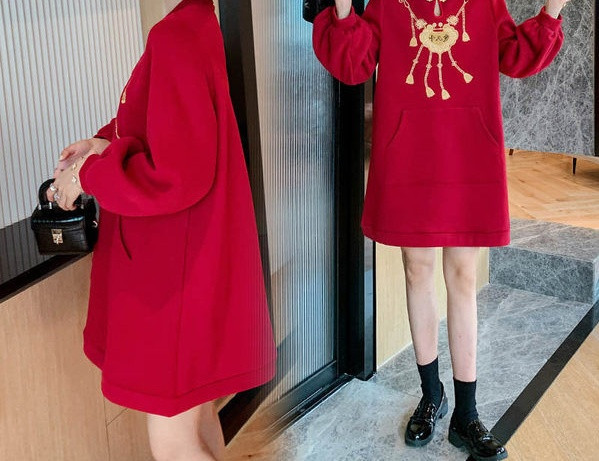 Elegantna ženska haljina s džepom za trudnice