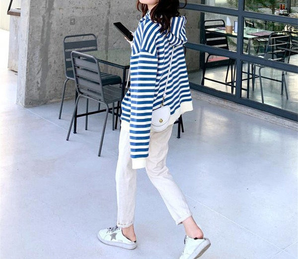 Moderna ženska bluza na pruge s kapuljačom za trudnice