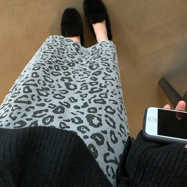 Μοντέρνα γυναικεία φούστα με ζωικό τύπωμα για έγκυες γυναίκες