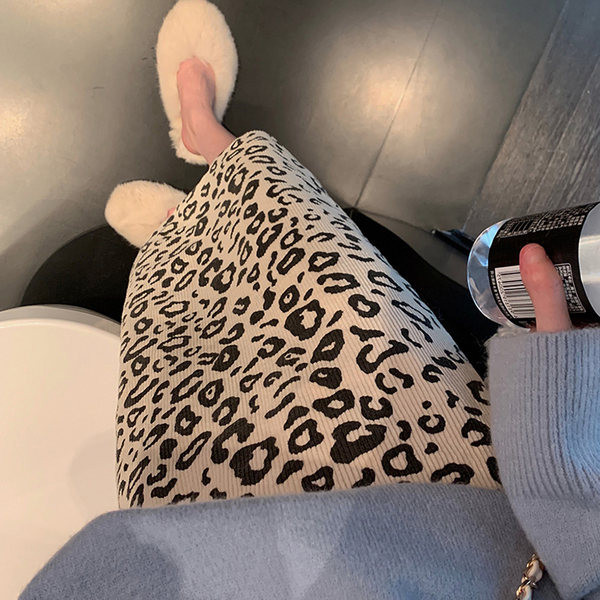 Μοντέρνα γυναικεία φούστα με ζωικό τύπωμα για έγκυες γυναίκες