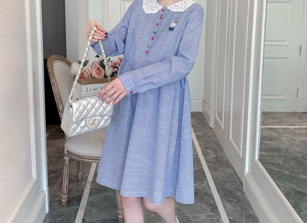 Moderna ženska haljina za trudnice kratkog kroja