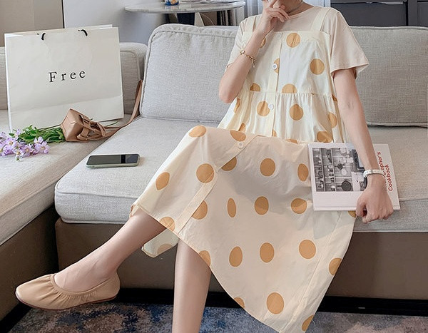 Moderna ženska haljina na točkice i ovalnog izreza za trudnice