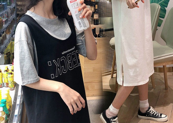 Moteriška laisvalaikio suknelė su užrašu ir ovalia iškirpte nėščiosioms