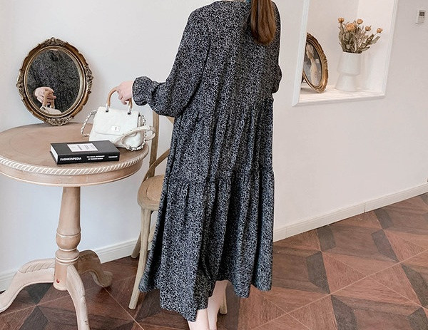 Široki dugi model ženske haljine za trudnice