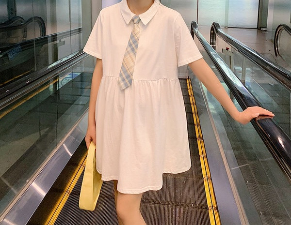 Kratko izrezana ženska haljina za trudnice