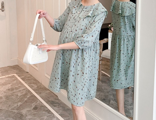 Elegantna ženska kratka haljina s ovalnim izrezom i gumbima za trudnice