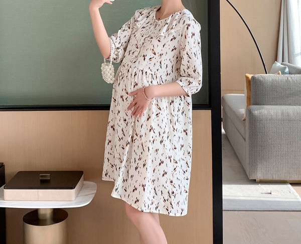 Elegantna ženska kratka haljina s ovalnim izrezom i gumbima za trudnice