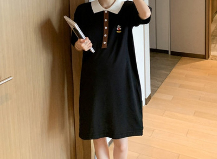 Ženska haljina na dugmad u dva modela za trudnice