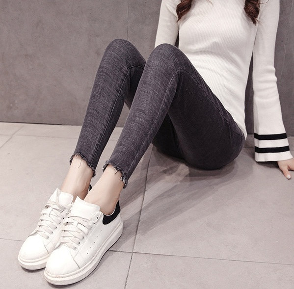 Ženske traperice jednobojne Slim model za trudnice