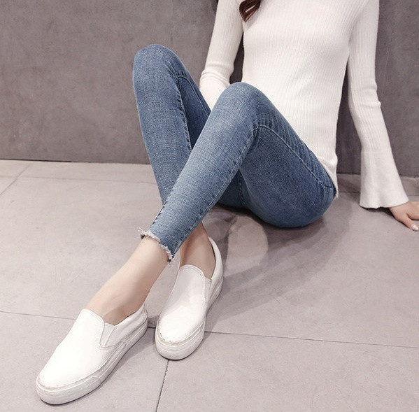 Ženske traperice jednobojne Slim model za trudnice