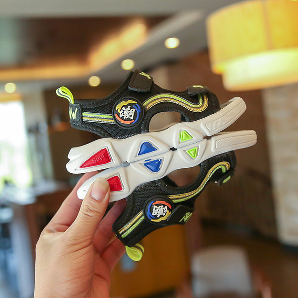 Dječje moderne sandale sa zakrpama i uzorkom u boji