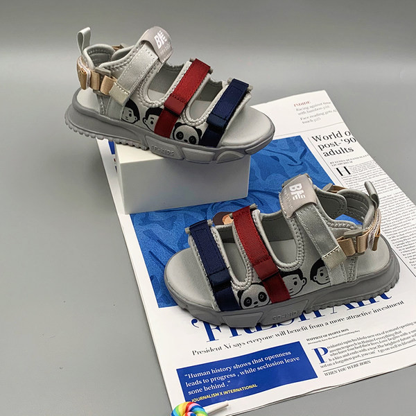 Dječje sandale s aplikacijom i kopčanjem na čičak