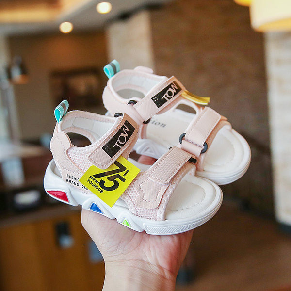 Dječje sandale sa naljepnicom u dvije boje pogodne za dječake