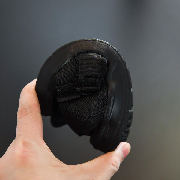 Novi model tekstilnih sandala za dječake