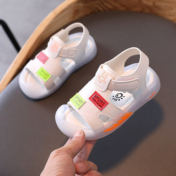 Dječje sandale s čičak natpisom i aplikacijom