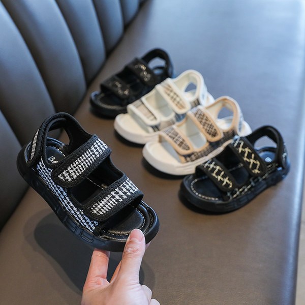 Μοντέρνα παιδικά σανδάλια με velcro