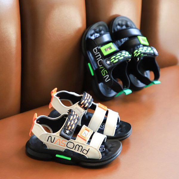 Dječje sandale sa natpisom i naljepnicama u dvije boje