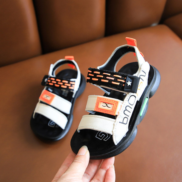 Dječje sandale sa natpisom i naljepnicama u dvije boje