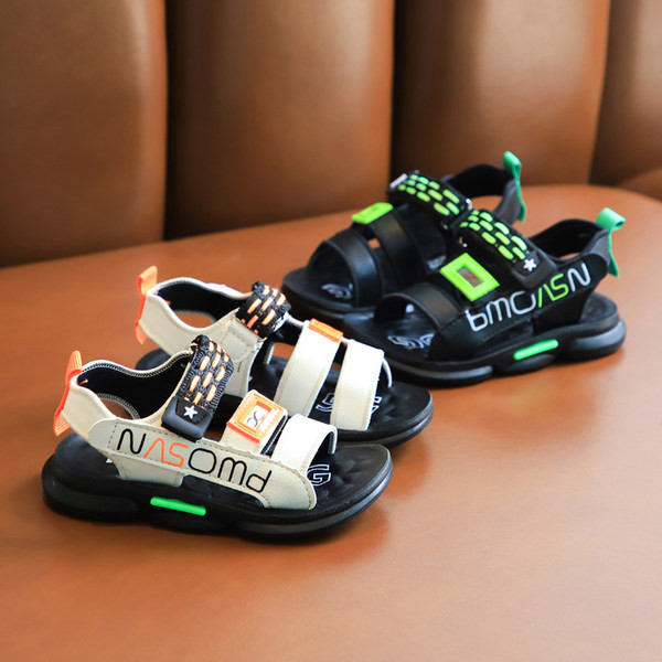 Dječje sandale sa natpisom i naljepnicama u dvije boje