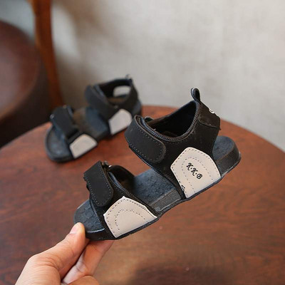 Naujas unisex vaikiškų basučių modelis, pagamintas iš ekologiškos zomšos