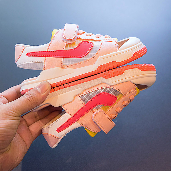 Παιδικά σανδάλια για αγόρια και κορίτσια