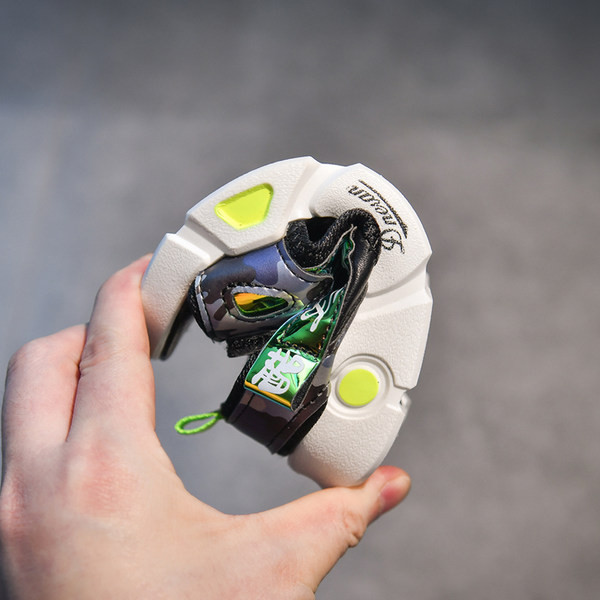 Dječje sandale sa naljepnicama i natpisom za dječake - u dvije boje