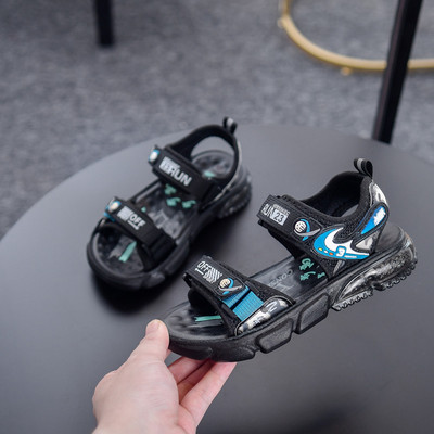 Νέο μοντέλο σανδάλια για αγόρια με έγχρωμη εκτύπωση