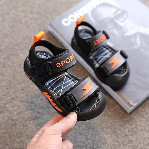 Dječje sandale sa zakrpama i ravnim potplatom u crnoj boji