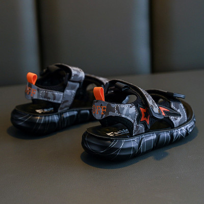Naujo modelio vaikiškos basutės berniukams su 3D aplikacijomis ir velcro užsegimu