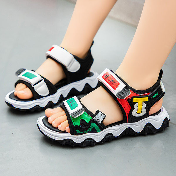 Novi model dječjih sandala za dječake sa 3D aplikacijama i čičak kopčanjem