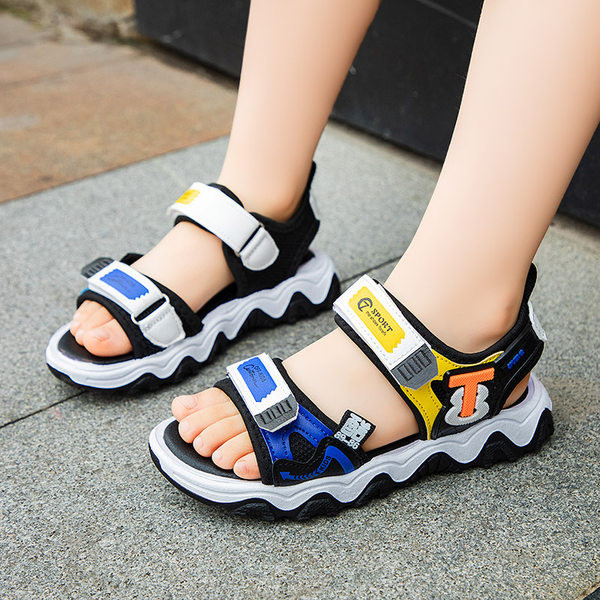 Novi model dječjih sandala za dječake sa 3D aplikacijama i čičak kopčanjem