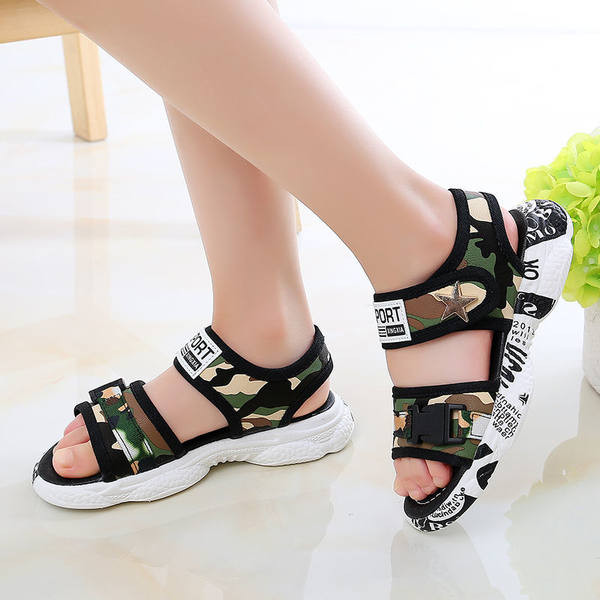 Bērnu sandales ar kamuflāžas rakstu zēniem