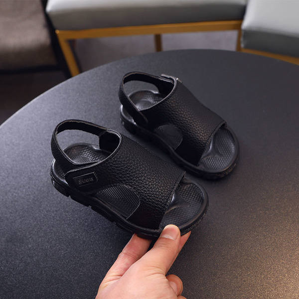 Vaikiškos basutės berniukams paprasto modelio plokščiu padu