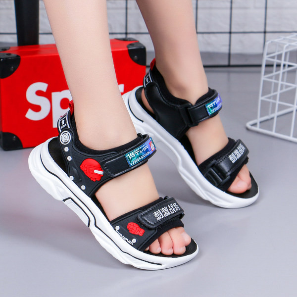 Bērnu sandales ar uzlīmēm un krāsainu aplikāciju melnā un zilā krāsā