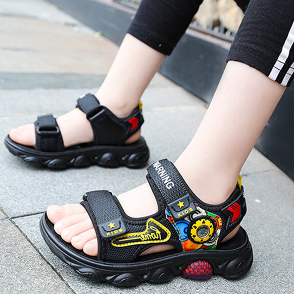 Dječje sandale s grubim potplatom i printom u boji