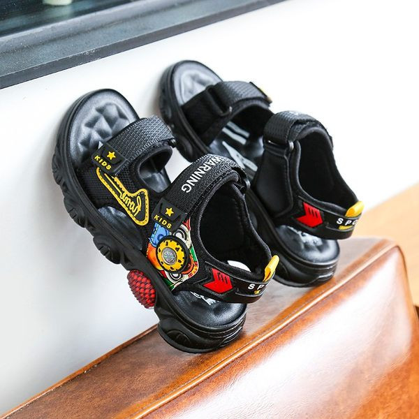 Dječje sandale s grubim potplatom i printom u boji