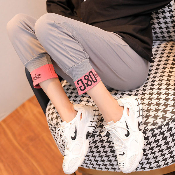 Ravni model ženskog donjeg rublja za trudnice