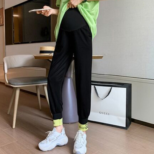 Ravni model ženskog donjeg rublja za trudnice