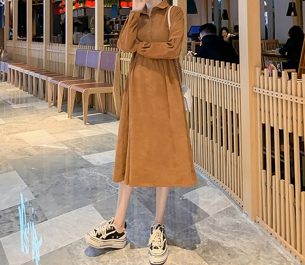 Ženska haljina dugog kroja s dugim rukavima za trudnice