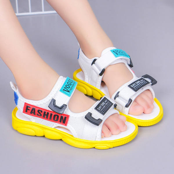 Ležerne dječje sandale sa zakrpama i ravnim potplatom