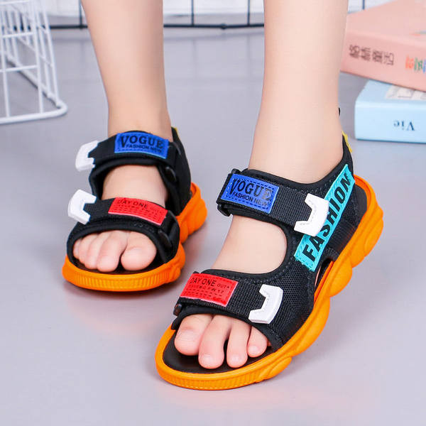 Ležerne dječje sandale sa zakrpama i ravnim potplatom