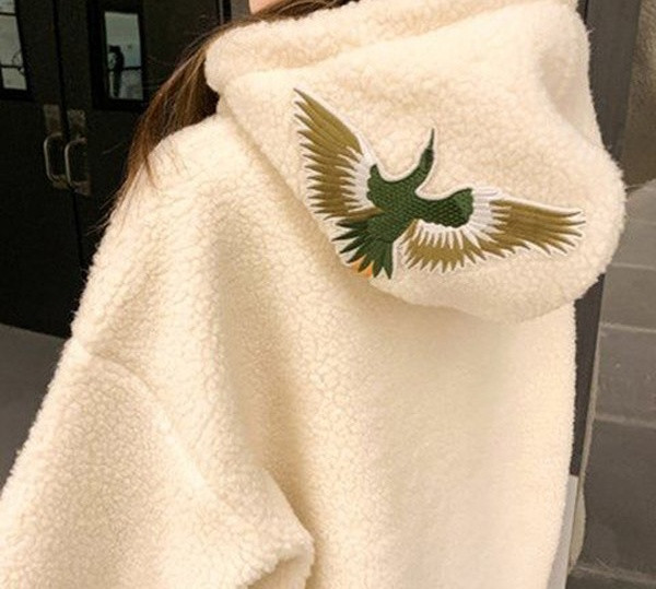 Dabartinis moteriškas megztinis be užsegimo nėščiosioms